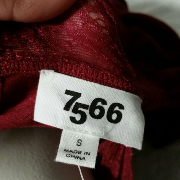 NWT Burgandy Red Long Sleeve High Neck casual sz s - Picture 3 of 8